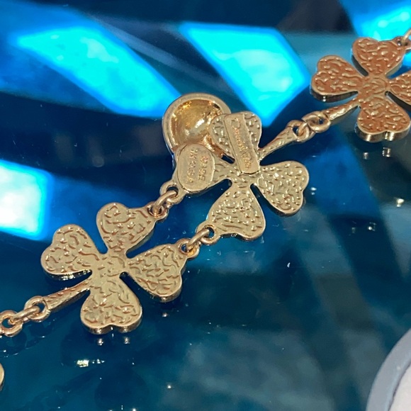 Oscar de la Renta Clover Bracelet & Earrings - Picture 11 of 17